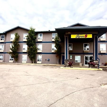Super 8 By Wyndham Whitecourt Hotel Exterior photo